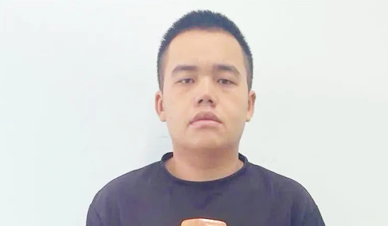 Thanh niên theo dõi người phụ nữ ở nhà một mình, trộm cắp 1 tỉ đồng